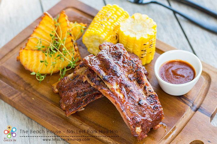 Barbecue Pork Ribs, Butter Sweet Corn, Potatoes Wedges ซี่โครงบาร์บีคิว เนื้อนุ่มล่อนทานง่าย ซอสบาร์บีคิวรสเข้มข้น ทานคู่มันฝรั่งและข้าวโพด