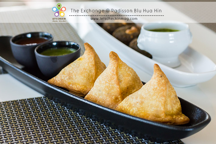 เรียกน้ำย่อยจานที่สอง Potato Samosa ซาโมซ่าใส้มันฝรั่ง จานนี้ทานง่ายสำหรับใครที่ไม่ค่อยถนัดอาหารอินเดีย เพราะว่ากลิ่นเครื่องเทศไม่จัดมาก