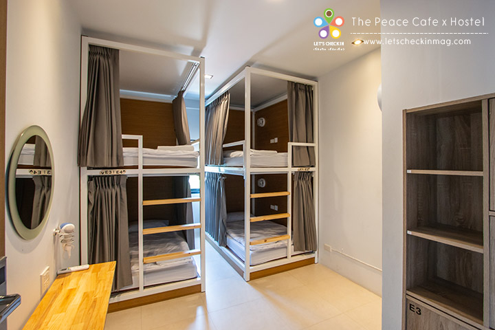 Female Dorm 4 เตียง