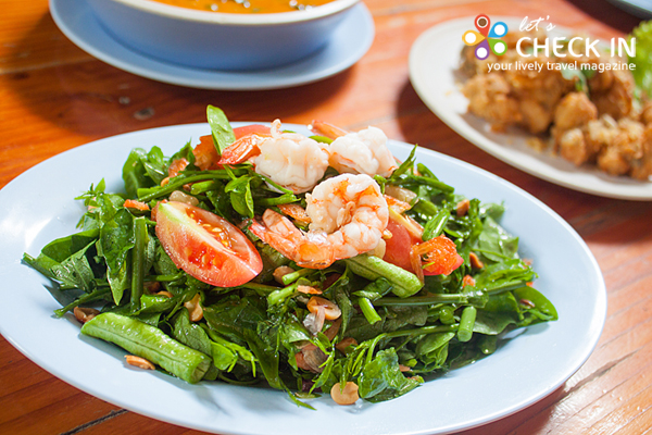 ร้านอาหาร เพชรบุรี : อาหารพื้นบ้าน บรรยากาศย้อนยุค “เปลญวน”