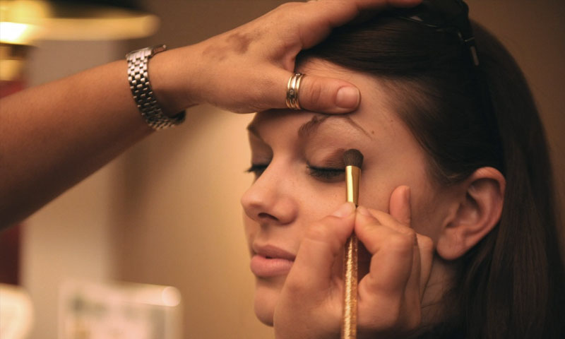 Tips to avoid melting makeup